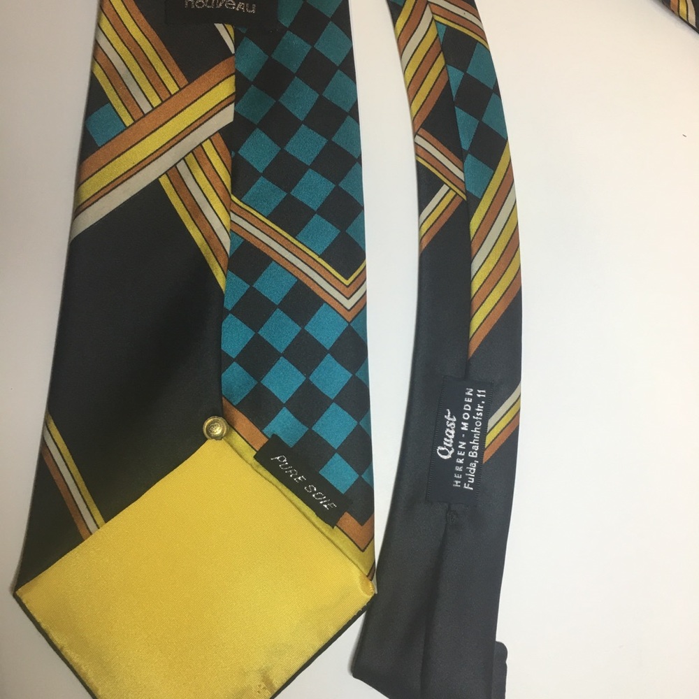 Abstract Tie - Picture 2 of 2